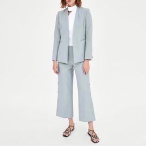 Zara, Size M, Light blue wide leg crop trousers w/ button detail